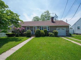 75 Meade Ave, Bethpage, NY 11714
