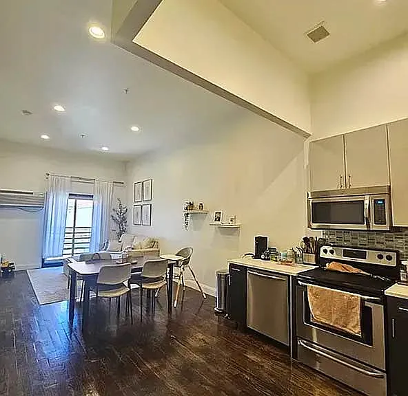 2309 Astoria Blvd #1R — Photo 3
