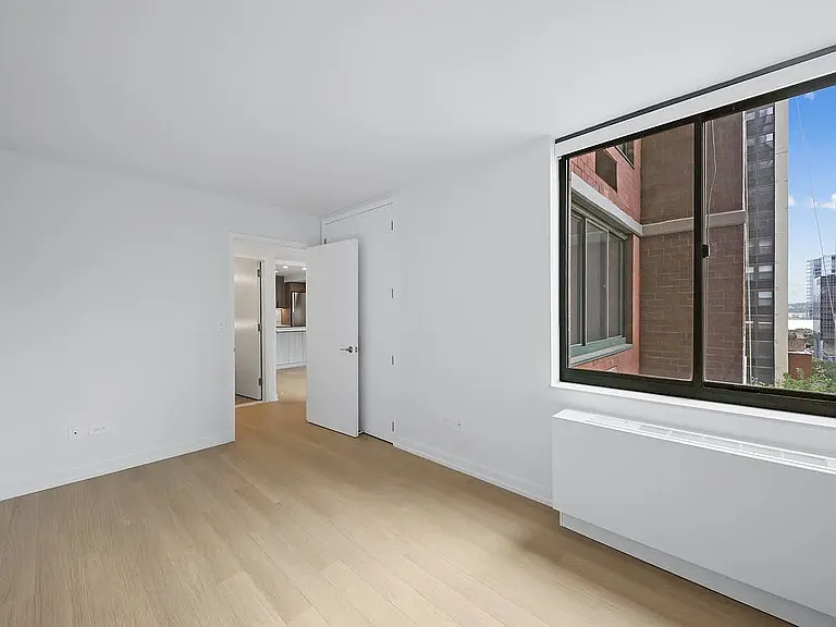 200 W 60th St #7G — Photo 13