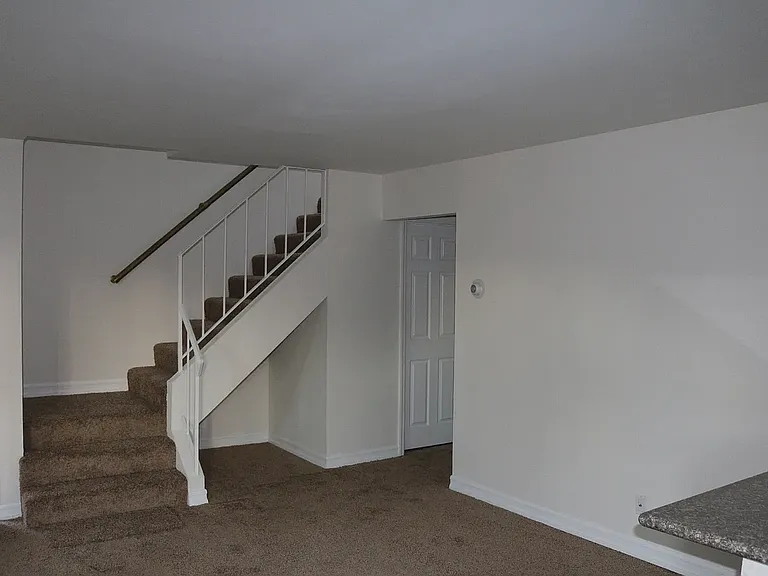 129 S Melrose St #1 — Photo 4