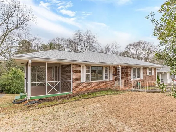 2016 Montrose Dr, East Pt, GA 30344