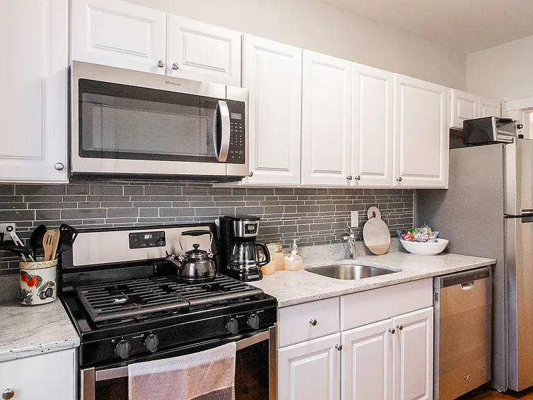 191 Kent St #4 — Photo 9