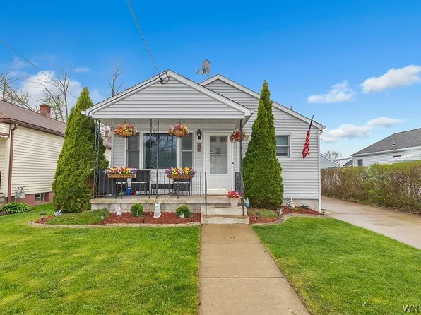 828 93rd St, Niagara Falls, NY 14304