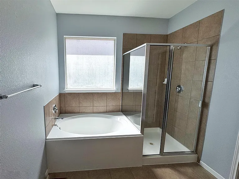 1050 Forest Haven Ct — Photo 6