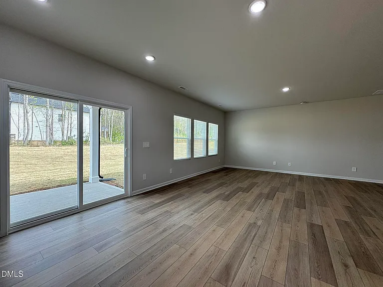 101 Klamath Dr — Photo 11