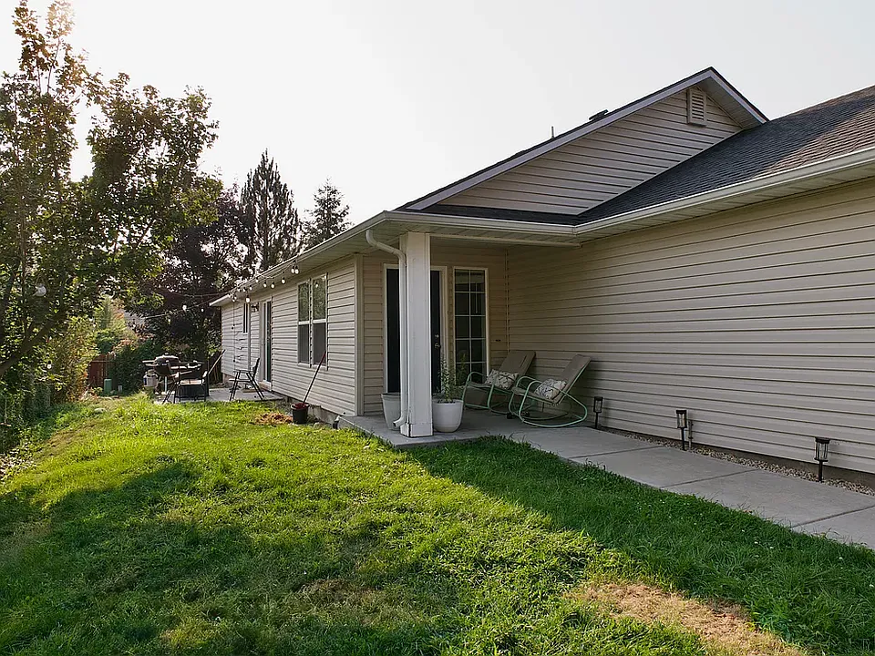 12003 W De Meyer St