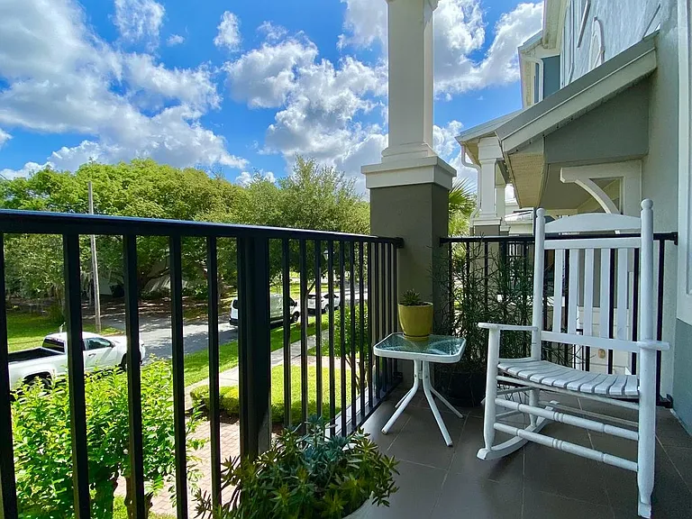 525 Lanark Ct — Photo 9