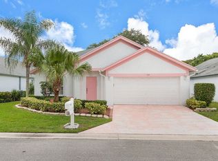 135 Hammocks Dr, Greenacres, FL 33413