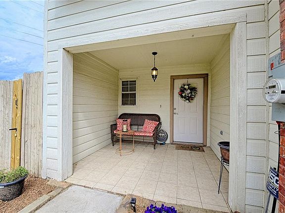 4th image of 12647 Bay Ave