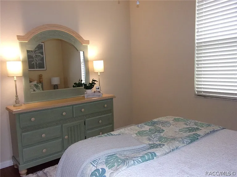 877 W Silver Meadow Loop — Photo 27