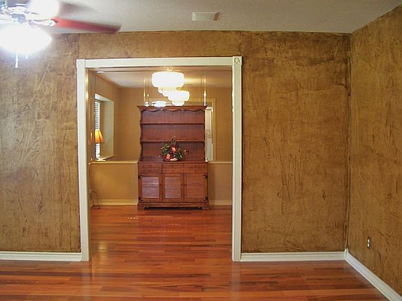 5th image of 15902 Lakeview Dr