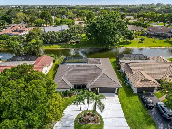 11396 NW 3rd Pl, Coral Springs, FL 33071