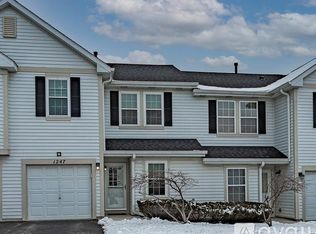 1247 Whispering Hills Dr, Naperville, IL 60540