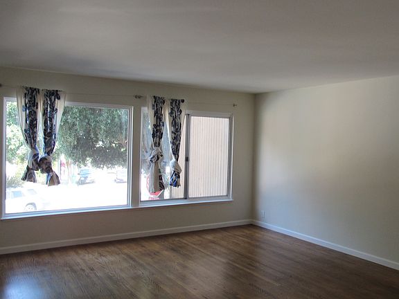 2nd image of 315 Roosevelt Way