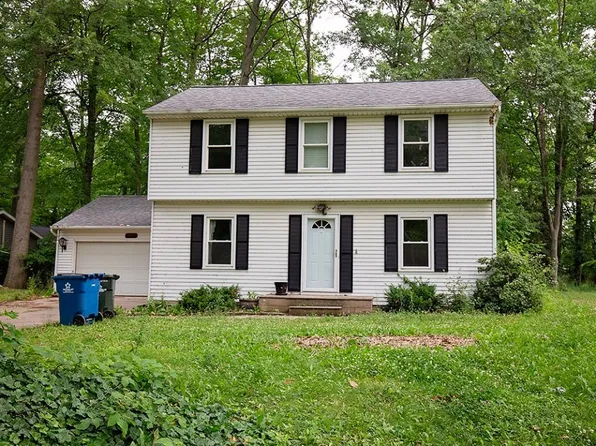 4488 Mapleview Dr, Vermilion, OH 44089