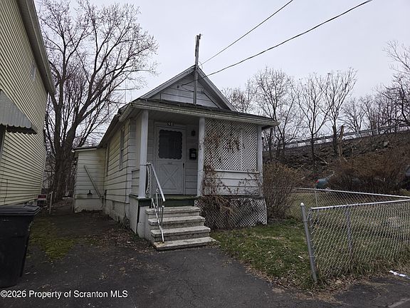2nd image of 521 Albion St