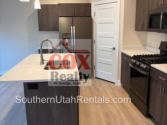 4th image of 609 E Elmbrook Dr