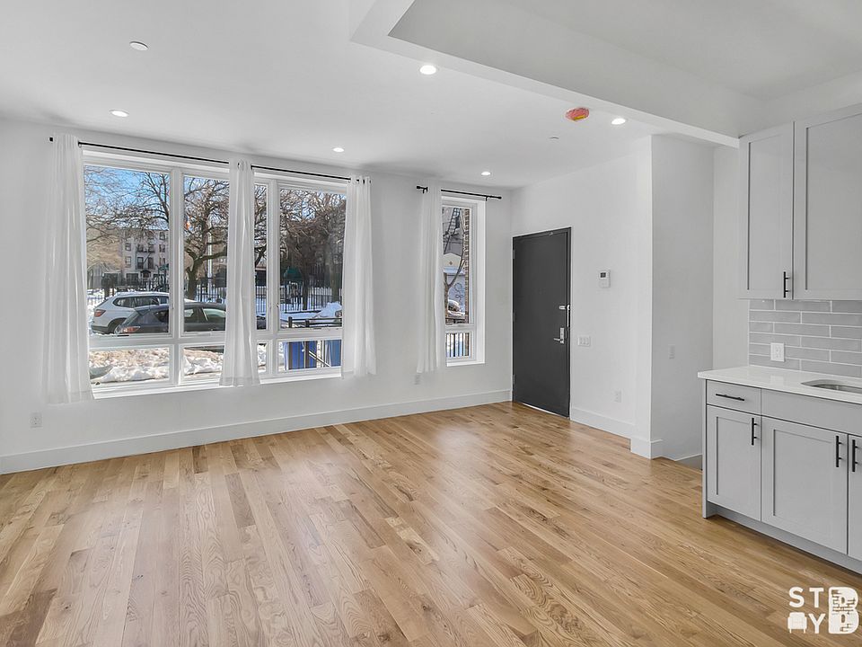 2nd image of 61 Schaefer St #1DD