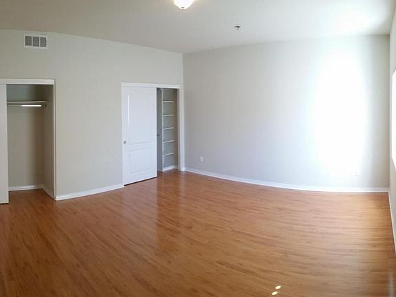 2nd image of 14728 Sylvan St APT 102