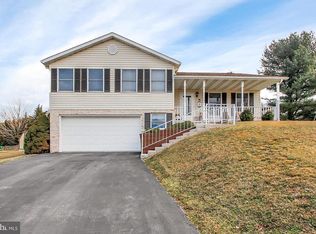10 Iris Ct, Hanover, PA 17331