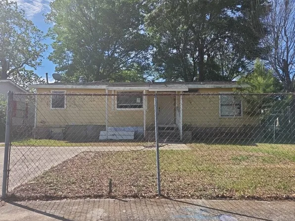 605 Vista Ave, Baytown, TX 77520