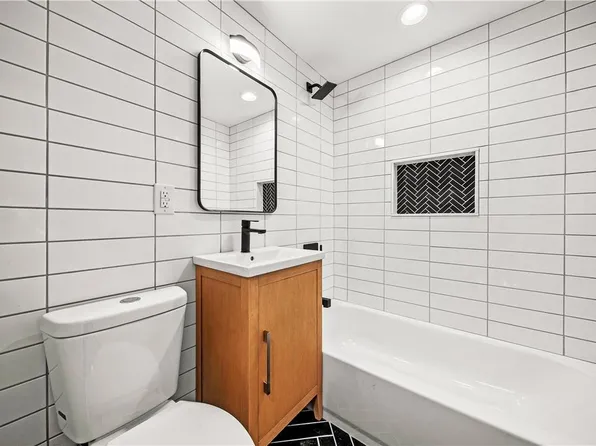 445 S 6th Street, Lindenhurst, NY 11757