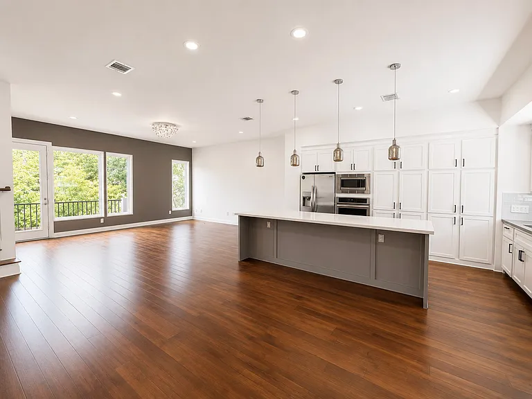1721 Henderson St — Photo 18