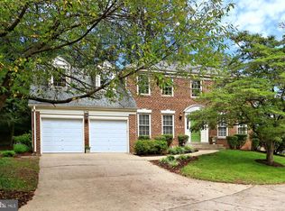 9798 Meadow Valley Dr, Vienna, VA 22181