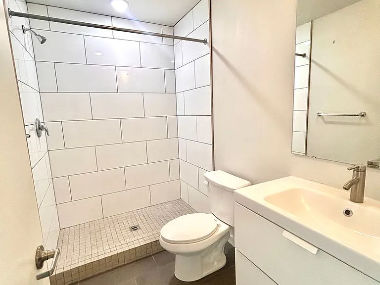 Habitat on 31st — Photo 8