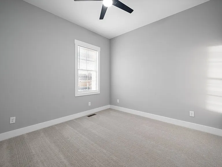 428 Centre St — Photo 16