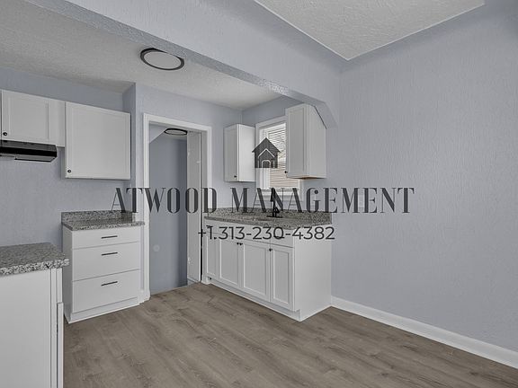 5th image of 21451 Glenco St