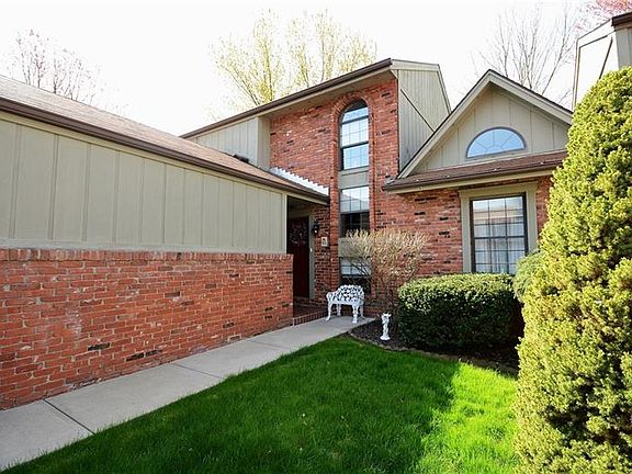 2nd image of 1348 Lexington Dr