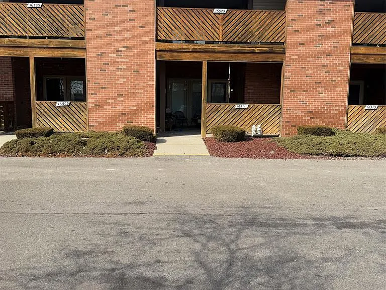 16525 Woodlane #138 — Photo 3