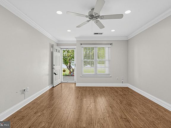 5th image of 13023 Bennett Pl