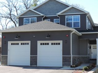 339 E Maple Ave #1, Mundelein, IL