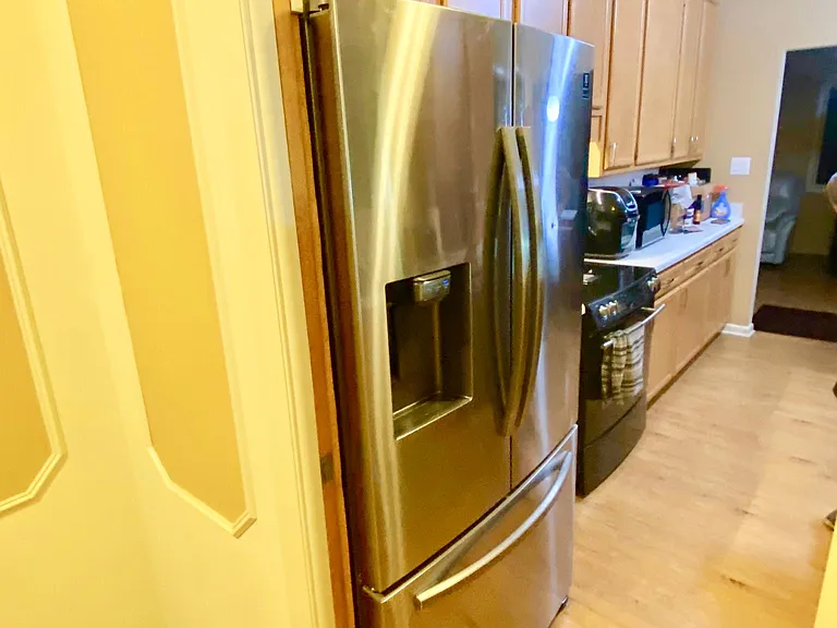 10820 Claire Ln — Photo 8