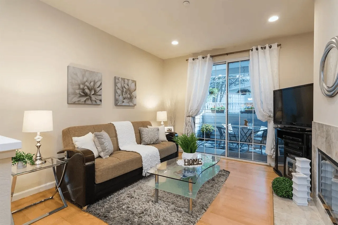 2 bed, 1174 sqft, $3,800 — Photo 2