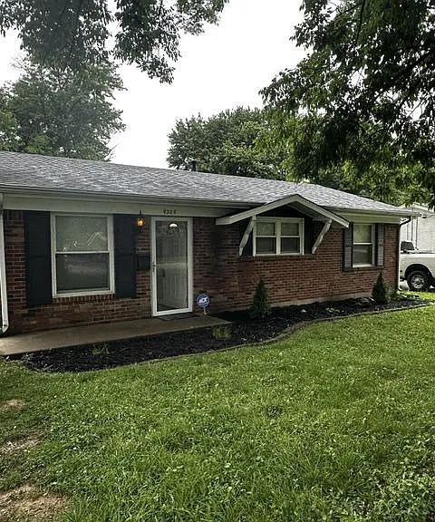 4208 Prince Ln — Photo 1
