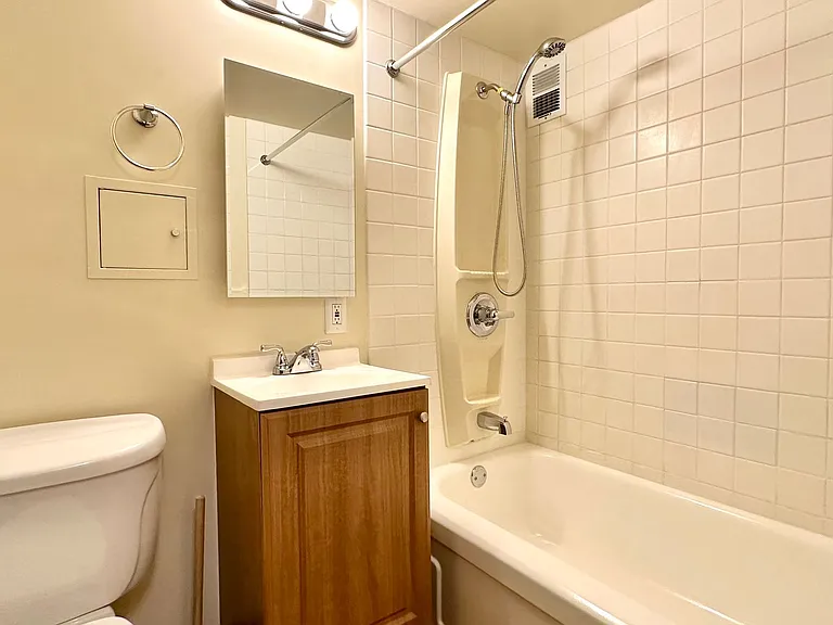 1415 Victoria St #1010 — Photo 9