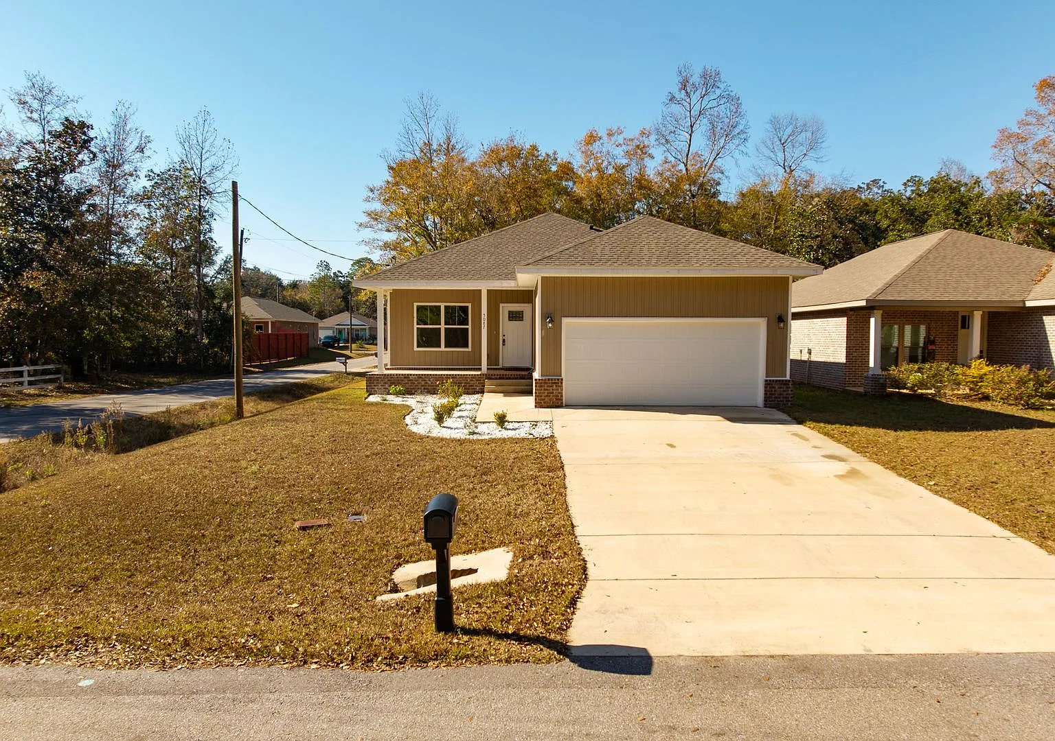 Welcome Home to Coastal Comfort in Milton! — Photo 3