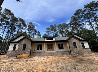 60 Devon Dr, Pinehurst, NC 28374