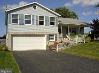 7 Blue Spruce Dr, Hanover, PA 17331