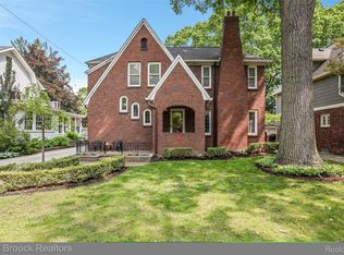 11 Sylvan Ave, Pleasant Ridge, MI 48069