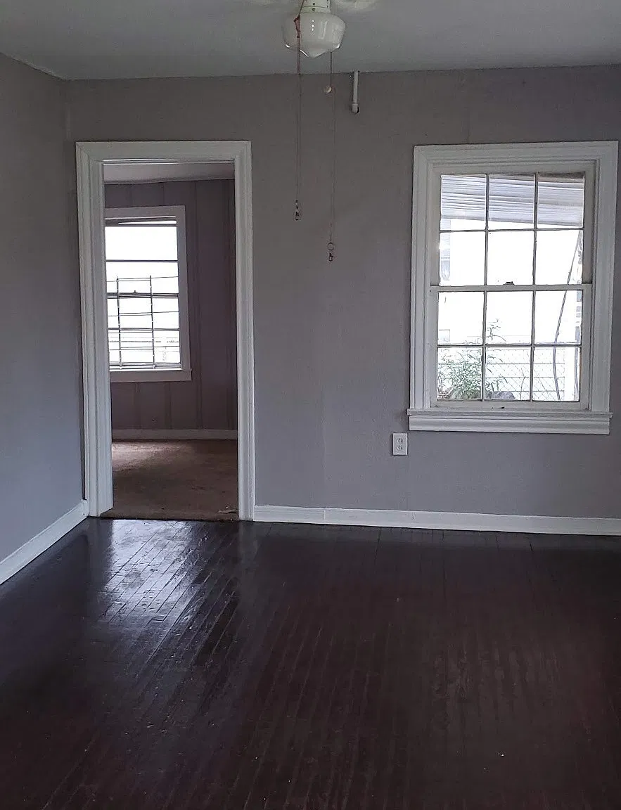 4 bed, 5000 sqft, $1,190 — Photo 4