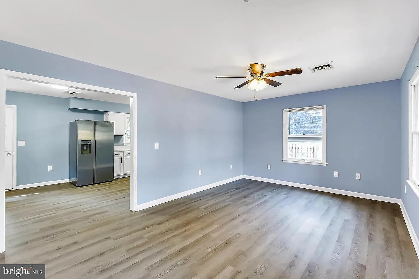 3 bed, 1152 sqft, $2,300 — Photo 2