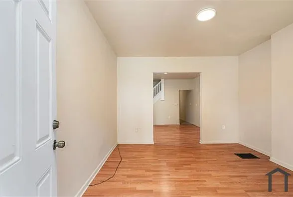 2 bed, 1250 sqft, $1,400 — Photo 4