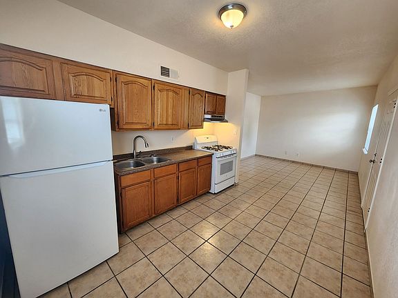 4th image of 305 N Almendra St #A