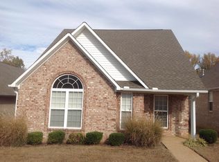 38 Rustic Bridge Dr, Jackson, TN 38305