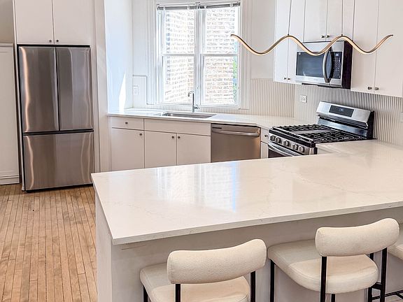 4th image of 1856 W Chicago Ave APT 4F