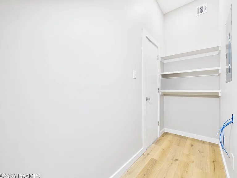 1120 S Washington St #101&201 — Photo 32